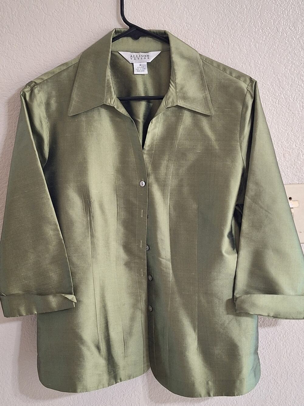 Allison Taylor SzM Olive Green Silk Button-Front Women’s Top